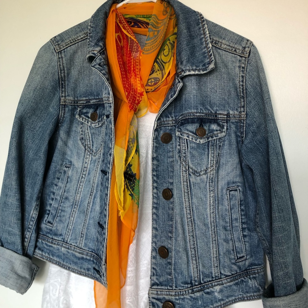 Multi-colored scarf